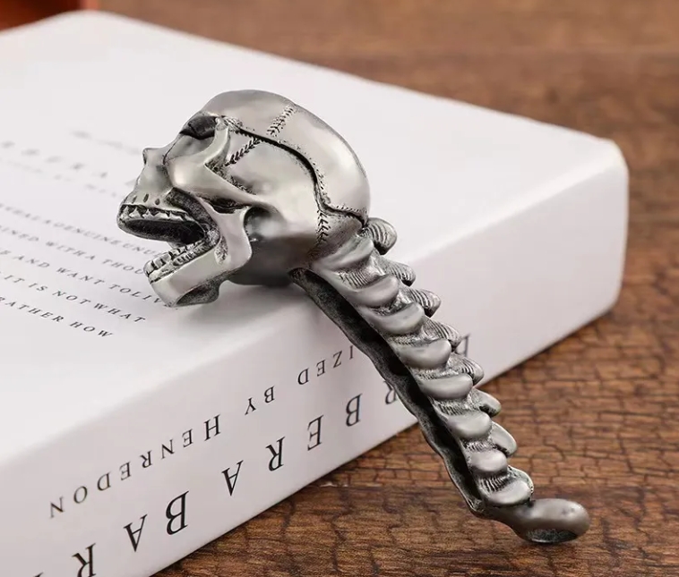 Beer Bottle Opener Halloween Sk ull Head Bottle Opener Skeleton With Hanging Loop Keychain Beverage Bottle Opener for Decor