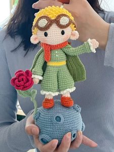 Little prince and his rose woven DIY material bag wool hook needle cute doll handmade handmade gift