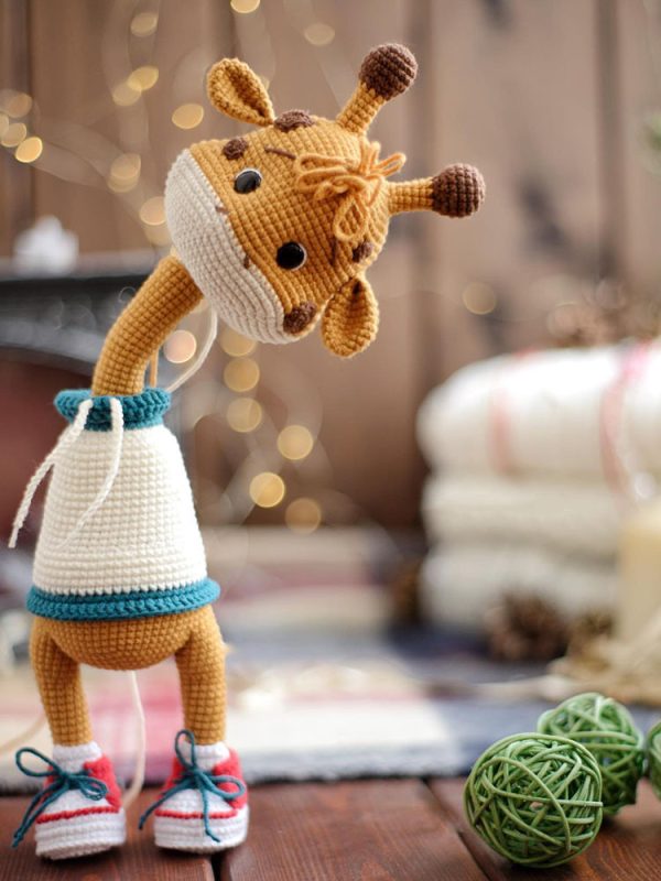 Giraffe Melvin Crooked Head Handmade DIY knitted hook needle wool cartoon doll bag