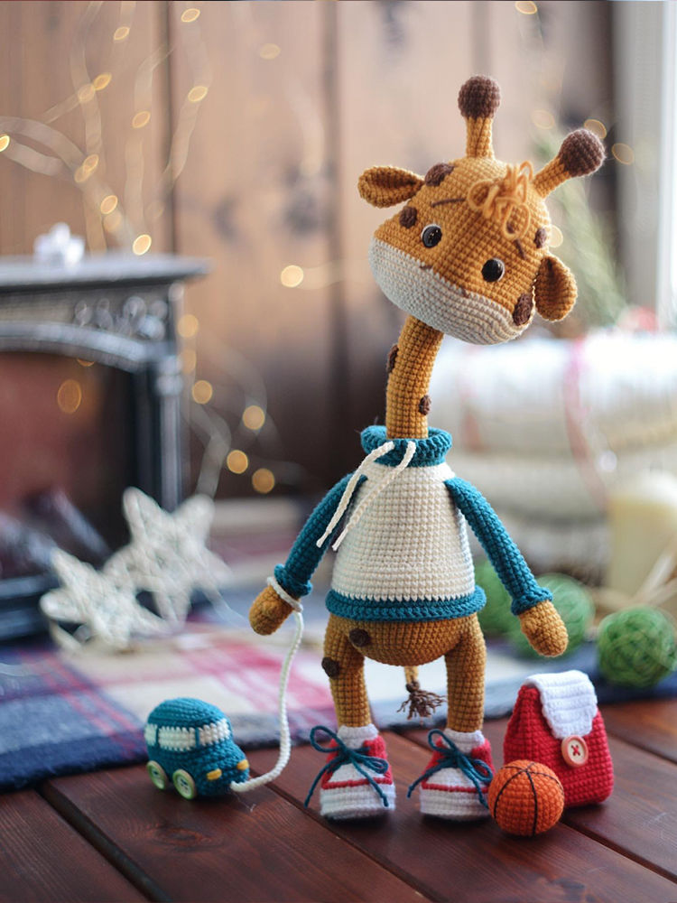 Giraffe Melvin Crooked Head Handmade DIY knitted hook needle wool cartoon doll bag